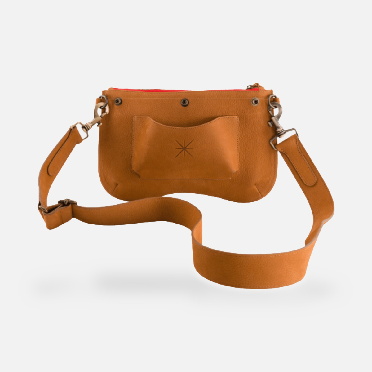 Base sac baby nubuck camel, autre vue sur fond gris clair