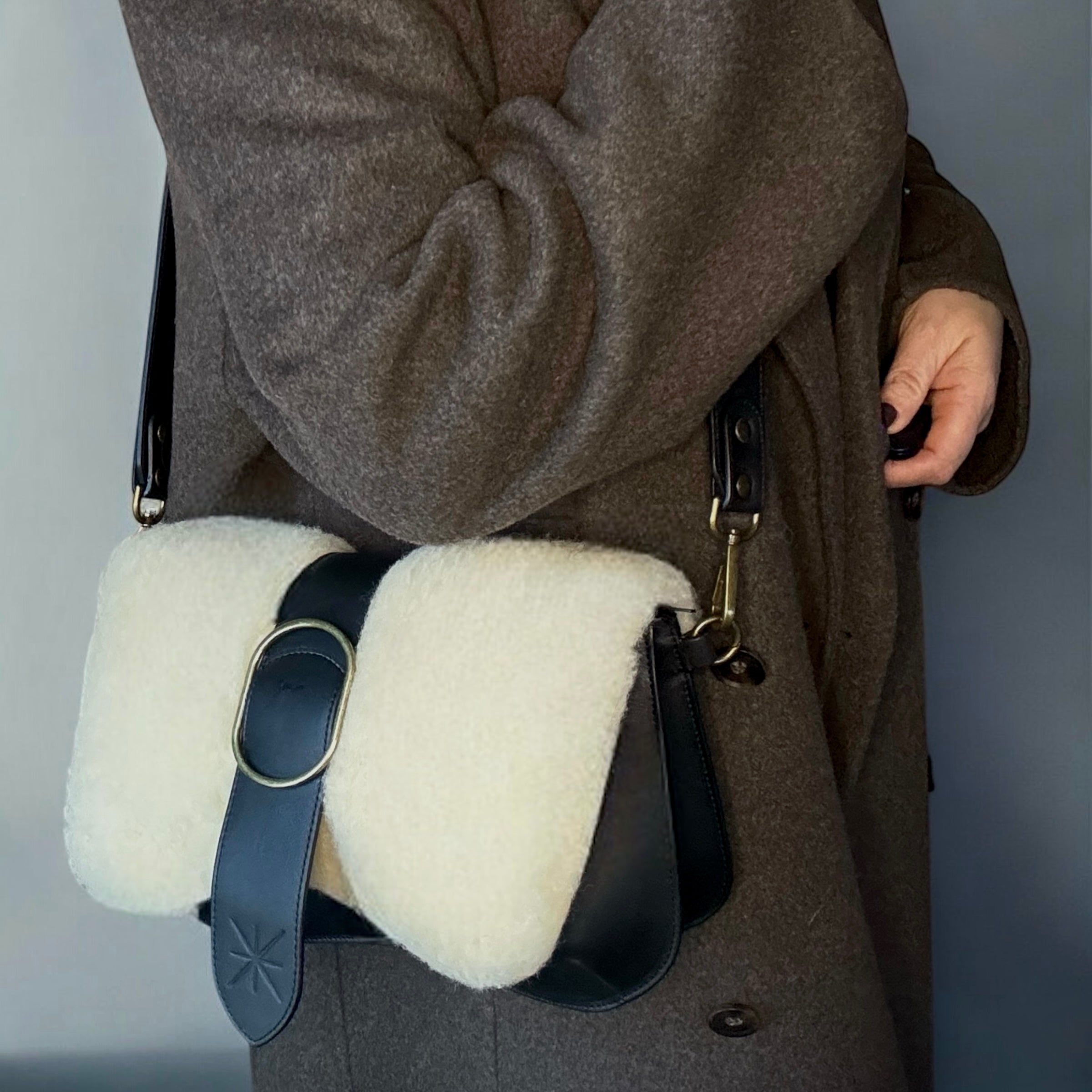 COFFRET"  STAR IDEAL WINTER NOIR "THARA MOUTON /KHARA