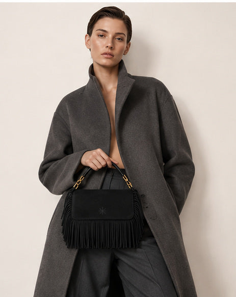 Sac Gemma Heva Noir porté main, silhouette éditoriale
